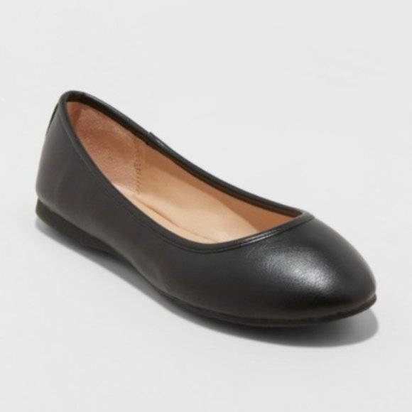 Black Faux Leather Everly Round Toe Ballet  Flat - Picture 1 of 5